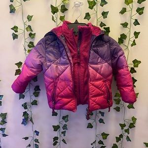 Selling kids coat size 3T